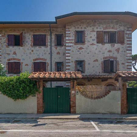 Villa Il Fortino Лидо Ди Камайоре Екстериор снимка