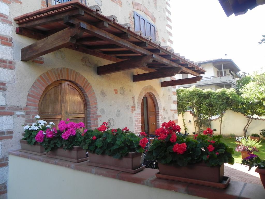 Villa Il Fortino Лидо Ди Камайоре Екстериор снимка